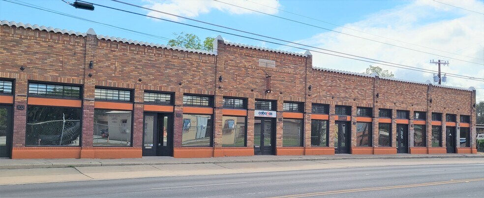 More Photos Of 4500-4512 S Flores St, San Antonio Storefront Retail Office For Lease