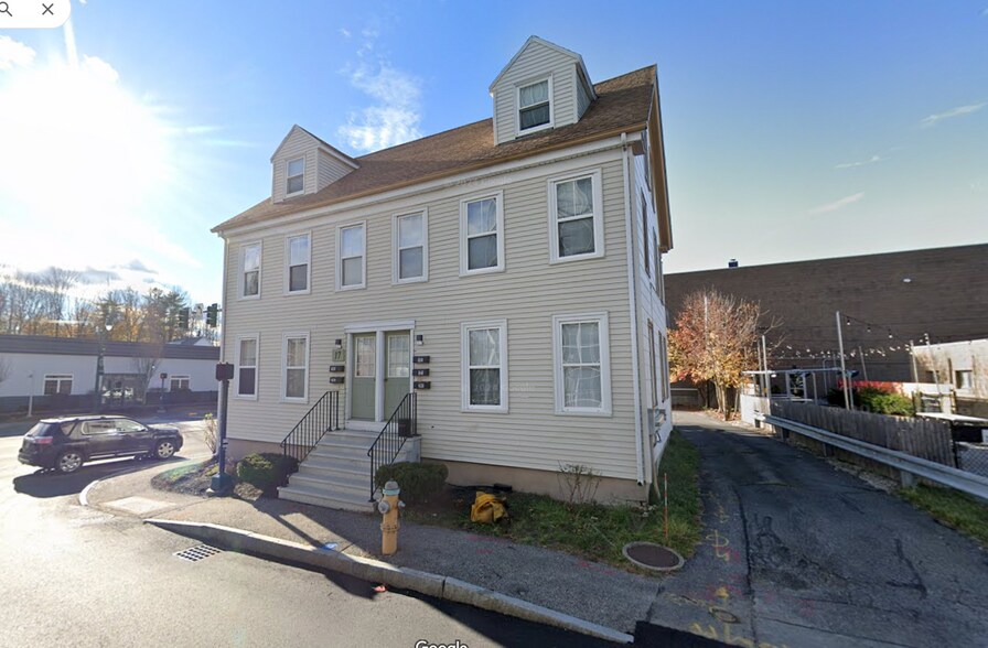 More Photos Of 17 Mechanic St, Westbrook Apartments For Sale