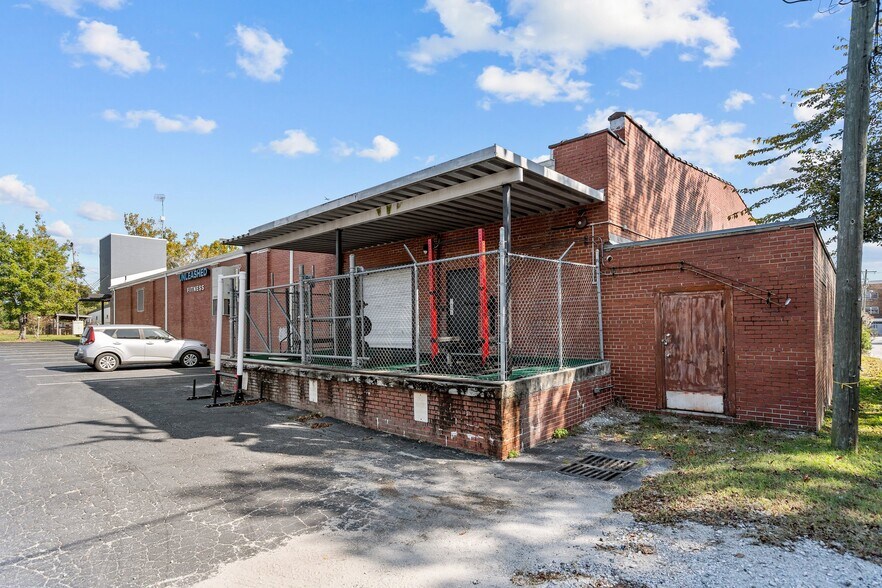 More Photos Of 1108 Princess St, Wilmington Storefront For Sale