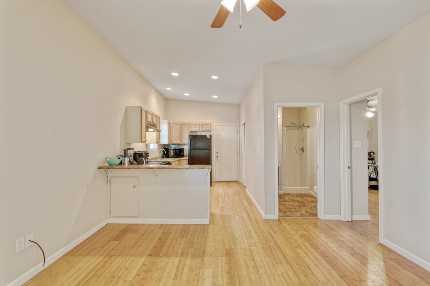 More Photos Of 1105 N 13th St, Alpine Apartments For Sale