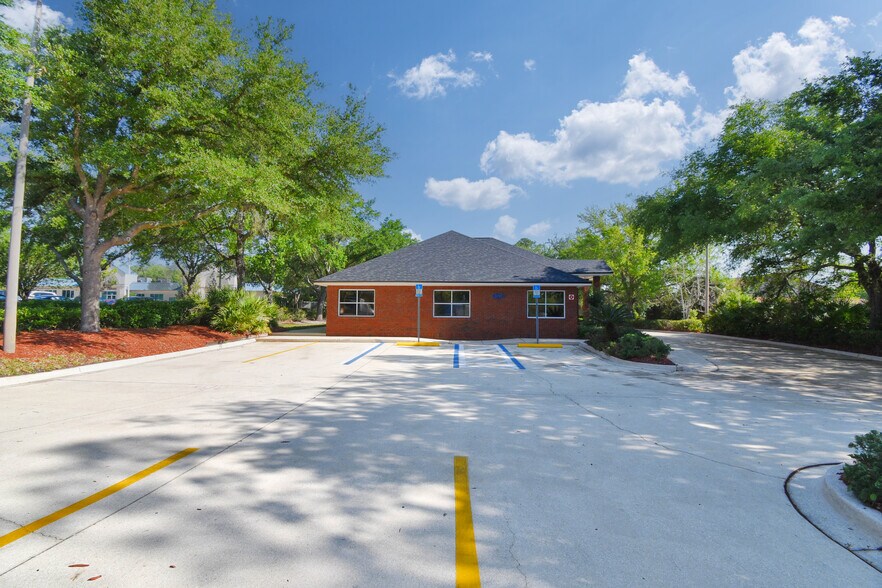 More Photos Of 1555 Kingsley Ave, Orange Park Office For Lease
