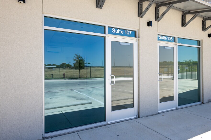 More Photos Of 3414 W Loop 1604 S, San Antonio Self Storage For Lease