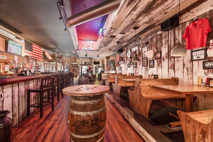 More Photos Of 1607-1609 10th St, Monroe General Retail For Sale