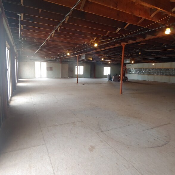 More Photos Of 101-103 S Washington Ave, Wellington Office For Lease
