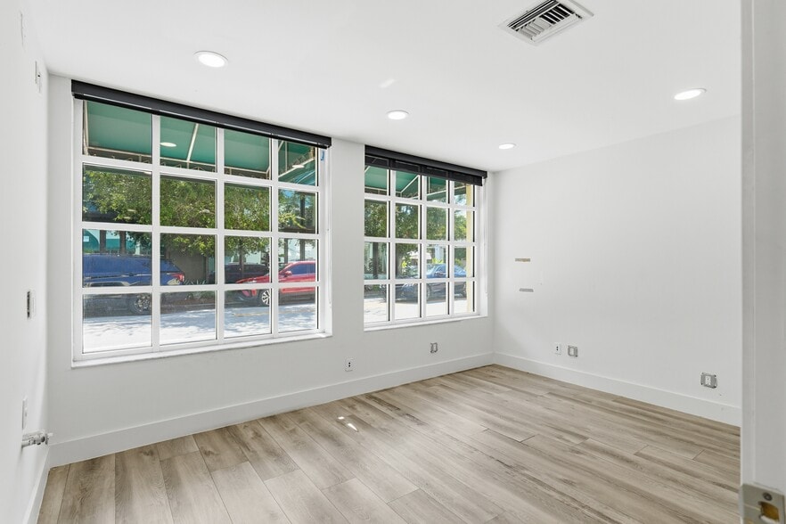 More Photos Of 7311 SW 59th Ct, South Miami General Retail For Lease
