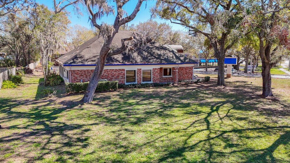 More Photos Of 3203 Lithia Pinecrest Rd, Valrico Medical For Sale
