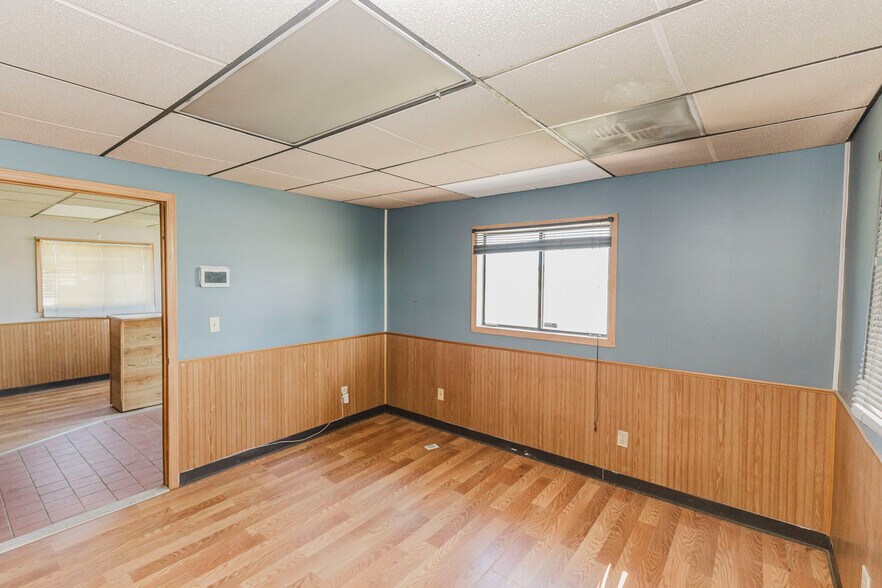 More Photos Of 3315 Central Ave, Winfield Warehouse For Sale