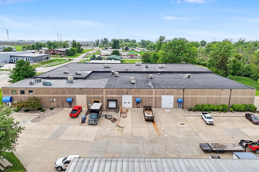 More Photos Of 201 Campus Dr, Huxley Industrial For Sale