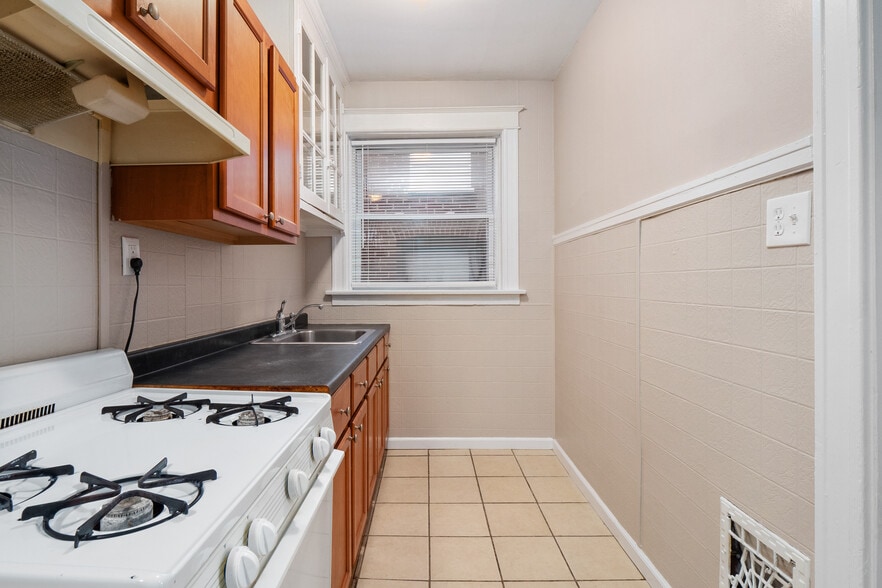 More Photos Of 5027 Chippewa St, Saint Louis Multifamily For Sale