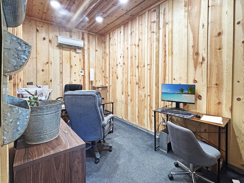 More Photos Of 350-352 E Bridge St, Hotchkiss Office For Lease