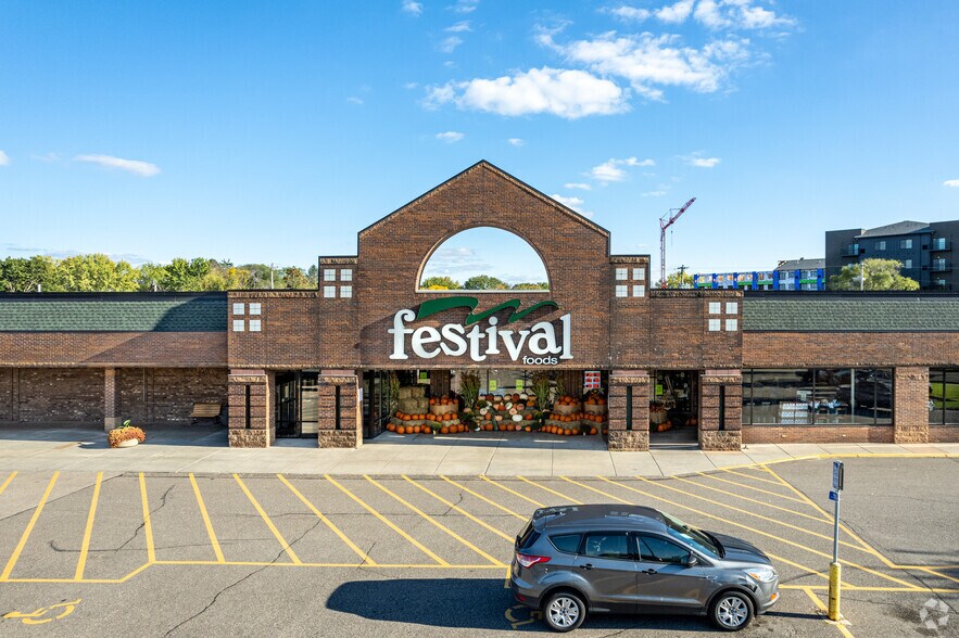 More Photos Of 9141-9175 S Highway Dr, Circle Pines Storefront For Lease