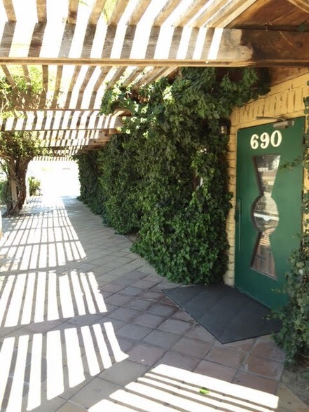 More Photos Of 690 Old Ca-58, Barstow Restaurant For Sale