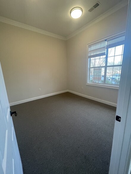 More Photos Of 401-413 Creekstone Rdg, Woodstock Office Residential For Sale