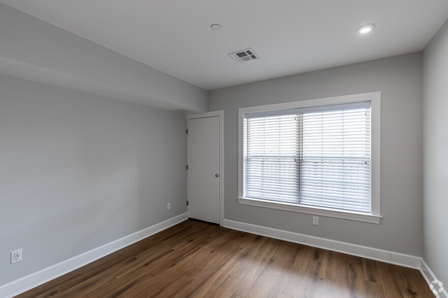 More Photos Of 800 Federal Rd, Brookfield Apartments For Lease