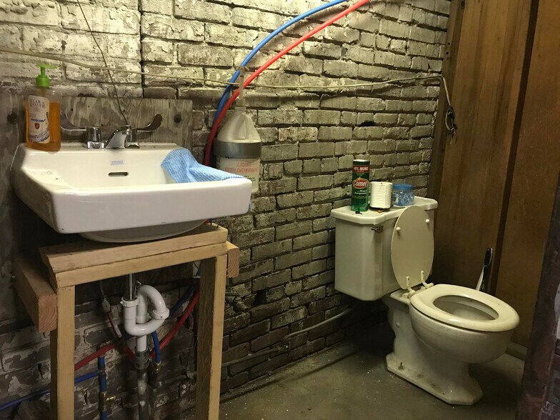 More Photos Of 1745 Tilghman St, Philadelphia Industrial For Lease