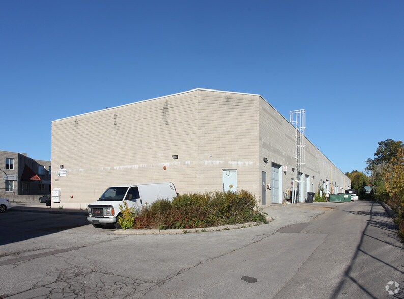 More Photos Of 2355 Royal Windsor Dr, Mississauga Flex For Lease