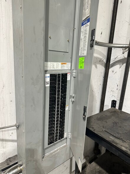 More Photos Of 7531 E Bartlett Corp Cv, Memphis Flex For Lease