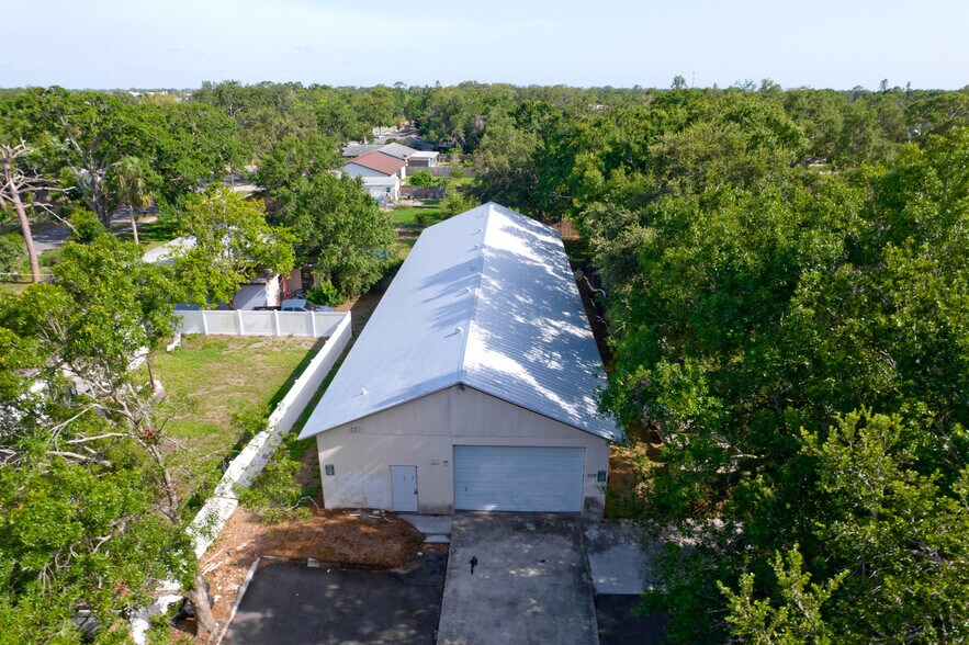 Primary Photo Of 1112 Whitfield Ave, Sarasota Warehouse For Lease