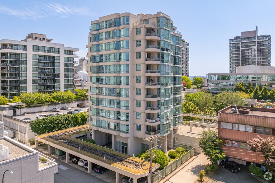 More Photos Of 140 E 14th St, North Vancouver Apartments For Sale