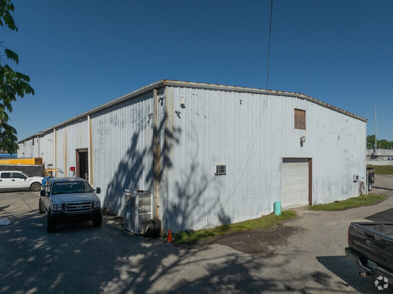 More Photos Of 625-633 Cassat Ave, Jacksonville Unknown For Lease