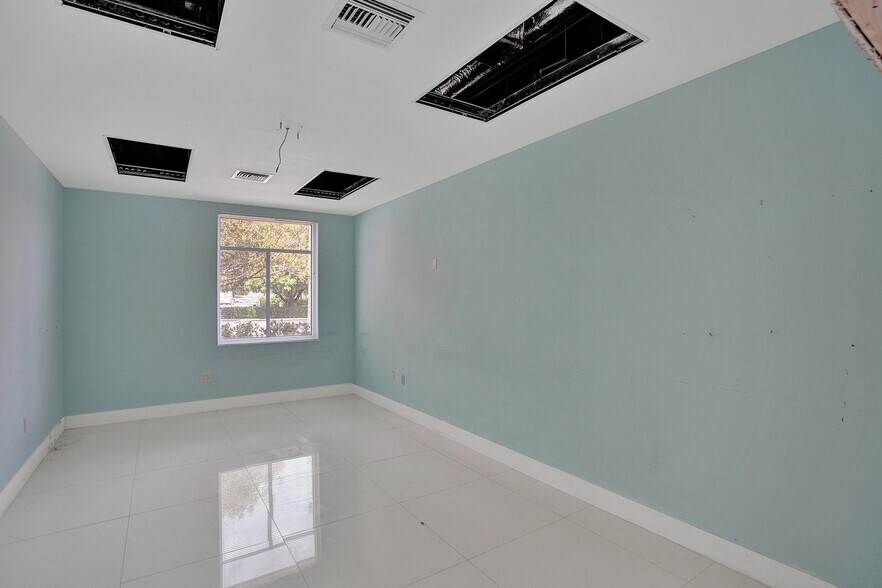 More Photos Of 15620 SW 29th St, Miramar Medical For Sale
