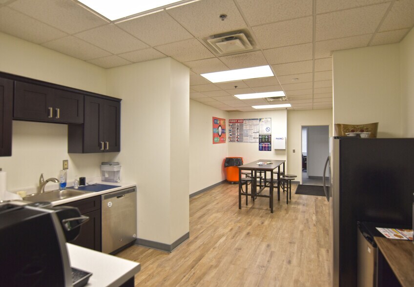 More Photos Of 630-634 Melrose Ave, Nashville Distribution For Lease