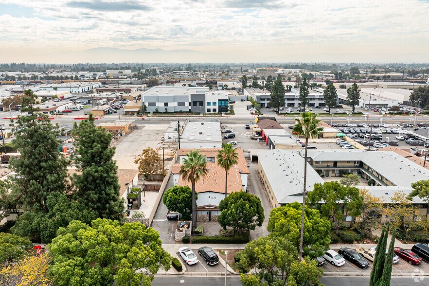 More Photos Of 1425 W Stoneridge Ct, Ontario Apartments For Sale