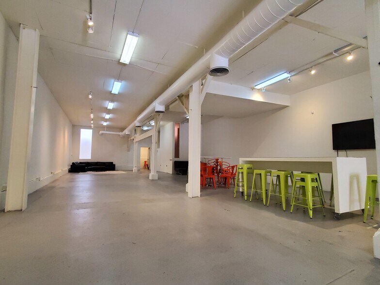 More Photos Of 3178-3180 17th St, San Francisco Loft Creative Space For Lease