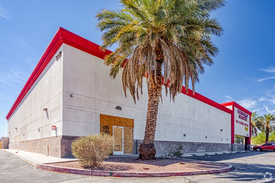 More Photos Of 1920 Las Vegas Blvd N, North Las Vegas Freestanding For Lease