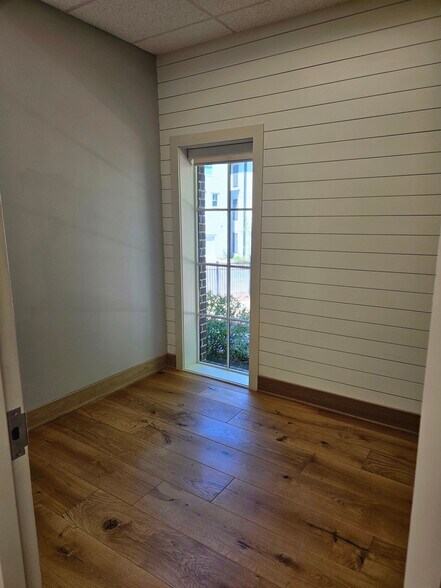 More Photos Of 363 S Main St, Alpharetta Storefront Retail Office For Lease