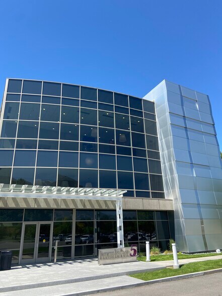 More Photos Of 1712 S East Bay Blvd, Provo Office For Lease