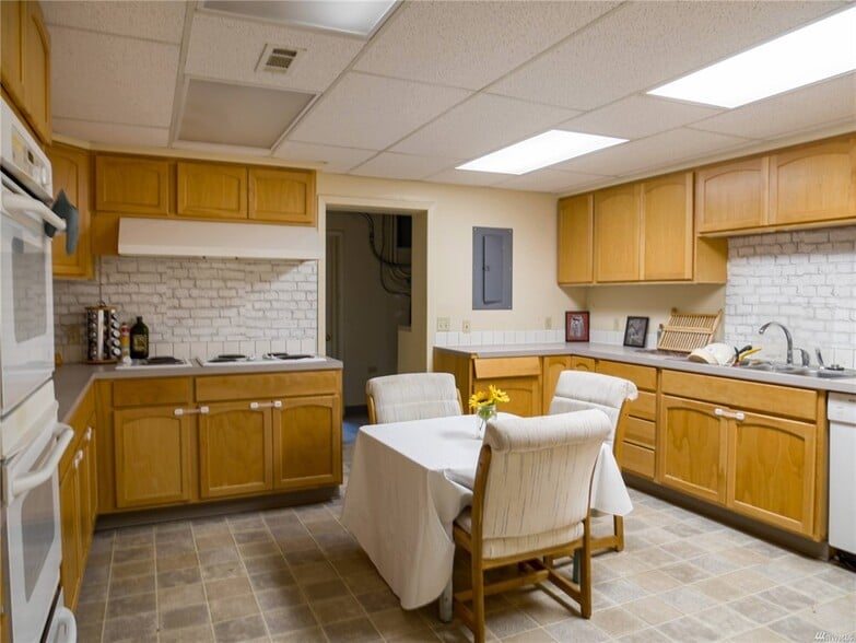 More Photos Of 1300 Foster ave, Bridgeport Religious Facility For Sale