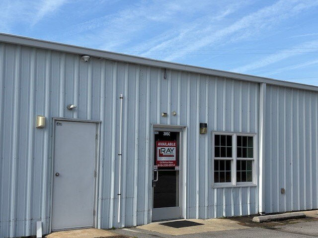 More Photos Of 205 S Academy St, Richlands General Retail For Lease