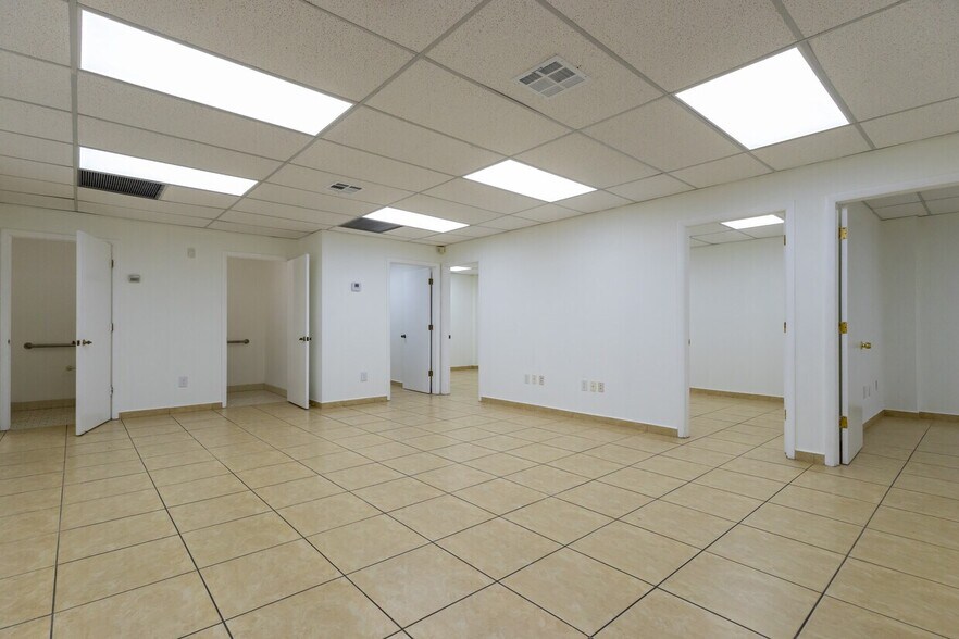 More Photos Of 19555 NE 10th Ave, Miami Unknown For Lease