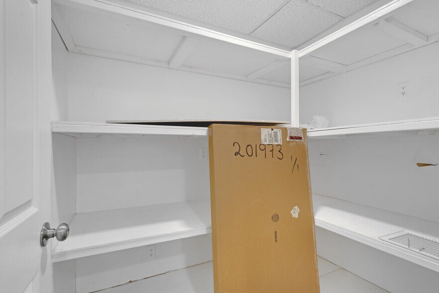 More Photos Of 5565 Columbia Pike, Arlington Multifamily For Sale