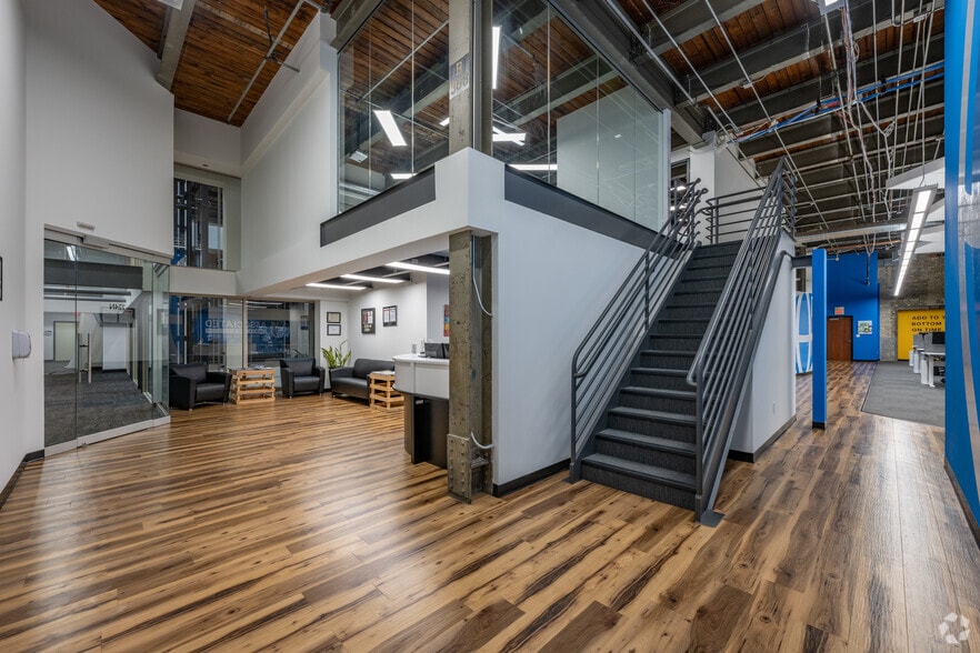 More Photos Of 2550 University Ave W, Saint Paul Unknown For Lease