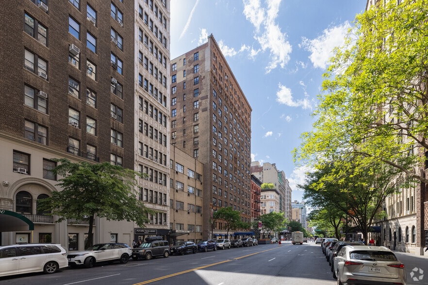 More Photos Of 50-56 W 72nd St, New York Apartments For Lease