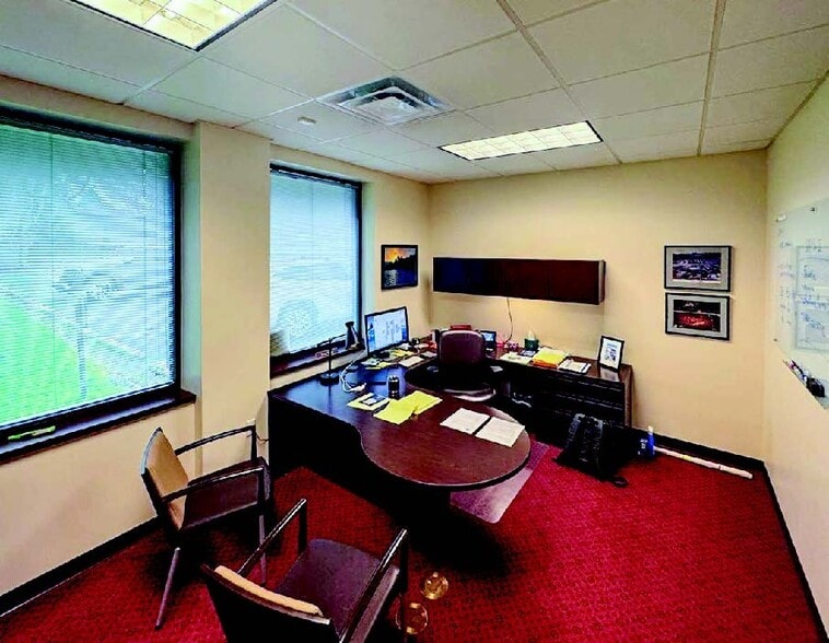 More Photos Of 1122 W 7th Ave, Eugene Office For Sale