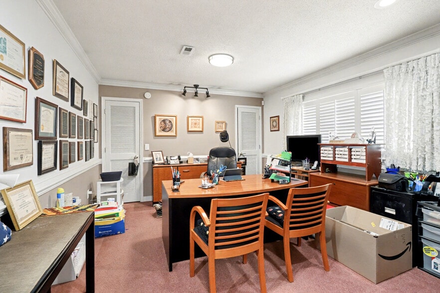 More Photos Of 20049 Jefferson Davis Hwy, Ruther Glen General Retail For Sale