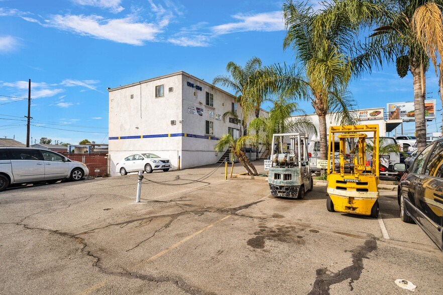 More Photos Of 13516 Telegraph Rd, Whittier Auto Repair For Sale