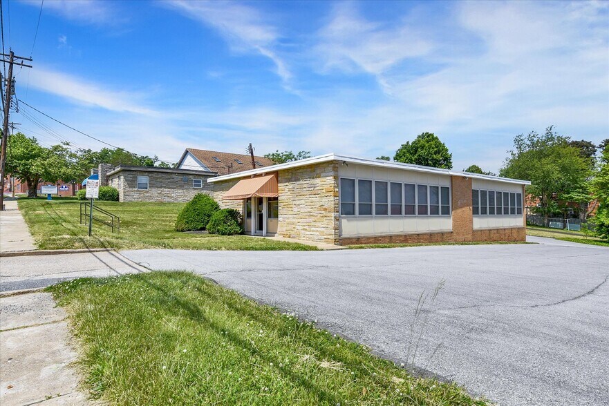 More Photos Of 104 N 7th St, Lemoyne Office For Sale