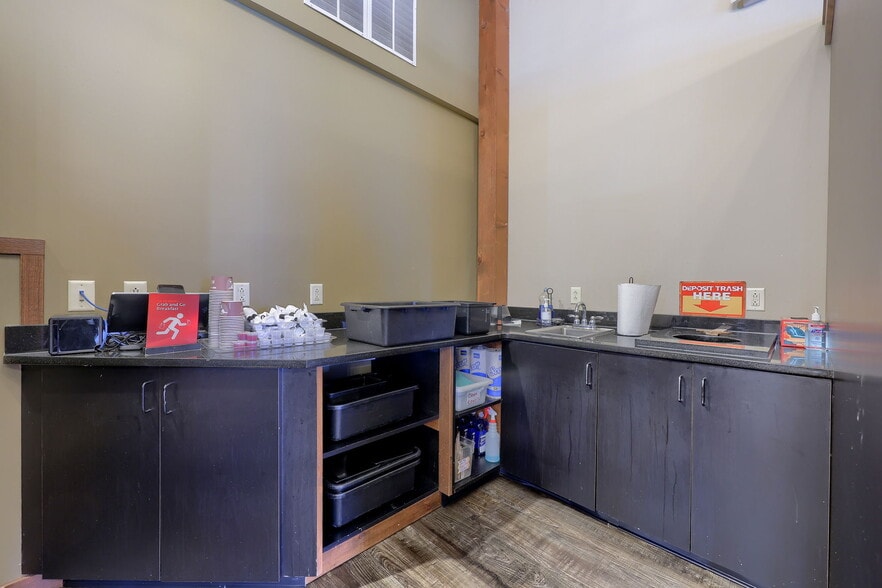 More Photos Of 3610 Newport rd, Intercourse Specialty For Lease