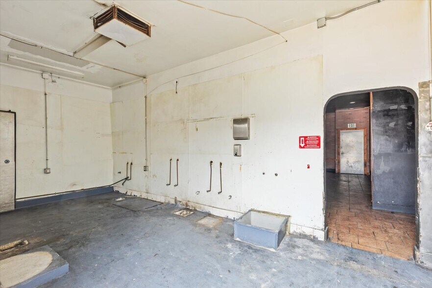 More Photos Of 2249 Imperial Ave, San Diego Restaurant For Sale
