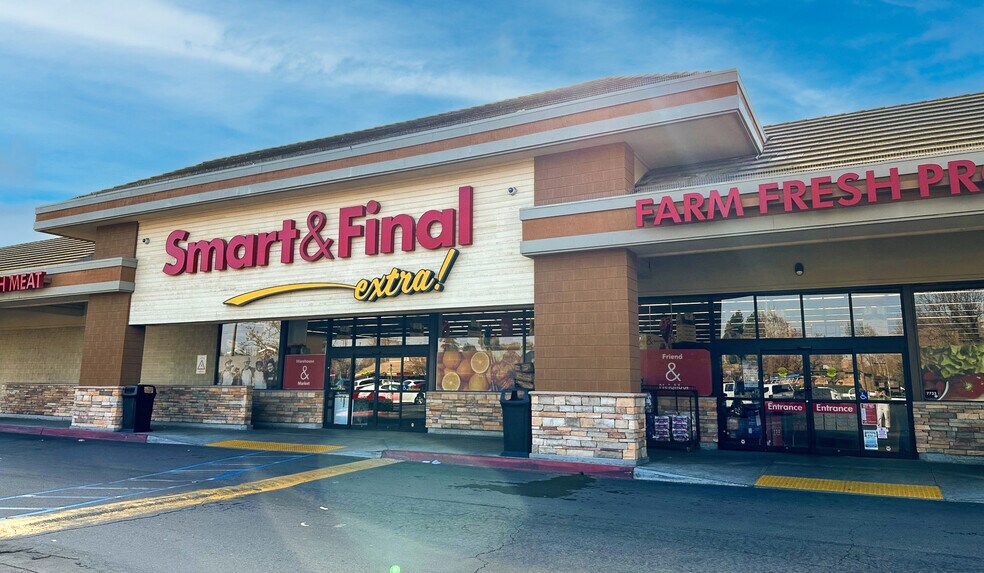 Primary Photo Of 7705-7799 N 1st St, Fresno Unknown For Lease