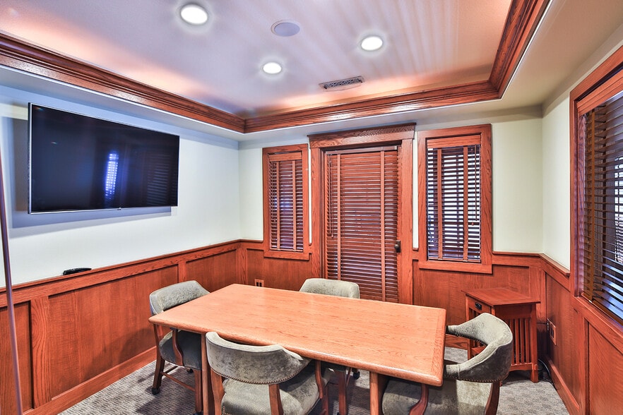 More Photos Of 412-414 Walnut Ave, Huntington Beach Storefront For Sale