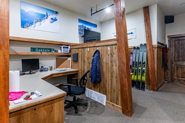 More Photos Of 1821 Sidewinder Dr, Park City Storefront Retail Office For Sale