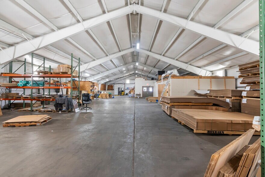 More Photos Of 721 N 2nd St, Rogers General Retail For Lease