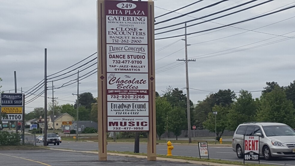 More Photos Of 249 Chambers Bridge Rd, Brick Unknown For Lease