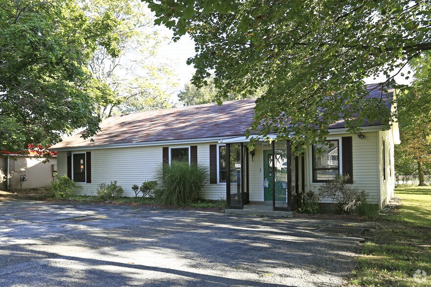 More Photos Of 26025 Broadway Ave, Bedford Office For Sale