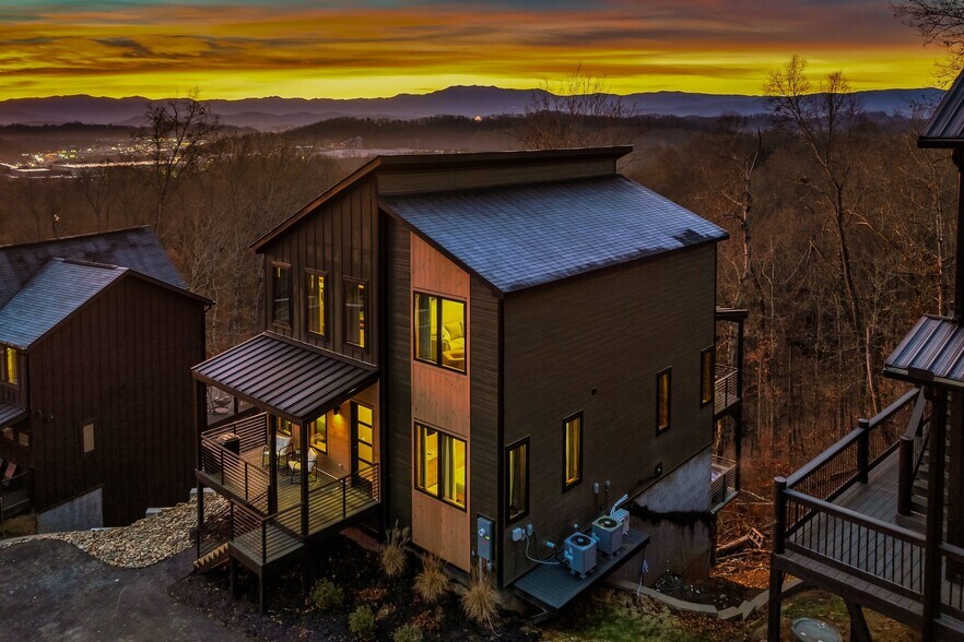 More Photos Of 514 New Venture Wy, Sevierville Hospitality For Sale